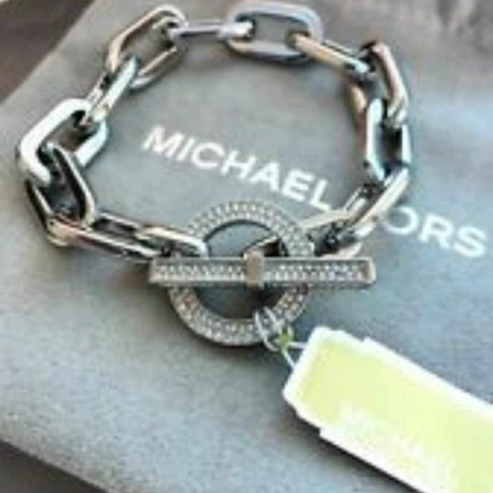 SOLD Michael Kors Toggle bracelet - Picture 2 of 3